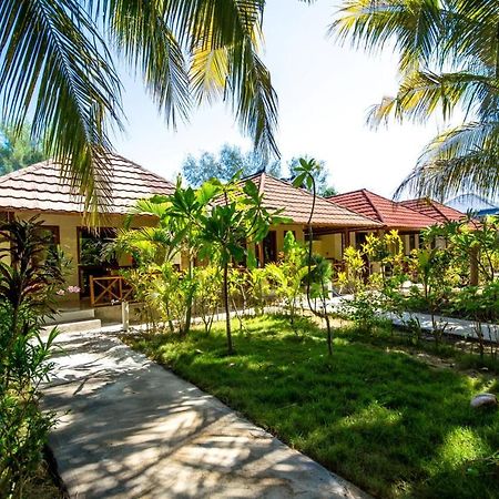 Fantastic Cottages Gili Meno Buitenkant foto